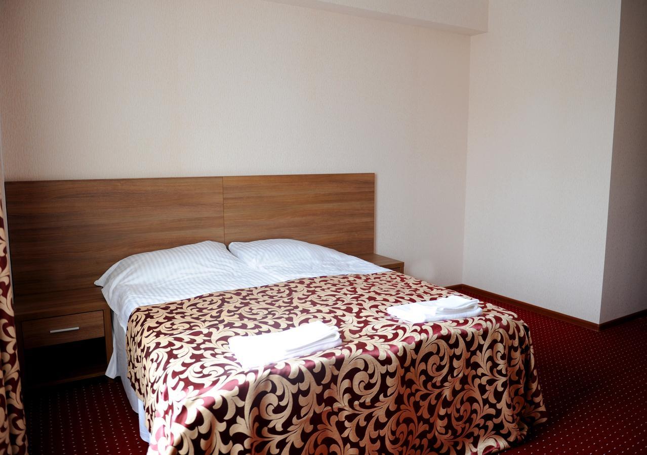 Hôtel Assir à Soukhoumi Extérieur photo