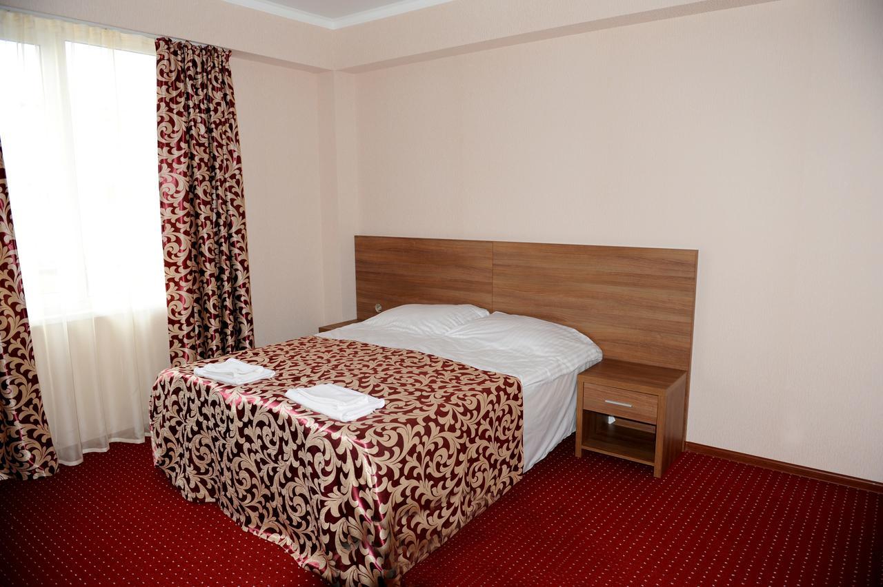 Hôtel Assir à Soukhoumi Extérieur photo