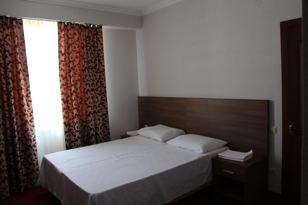Hôtel Assir à Soukhoumi Extérieur photo